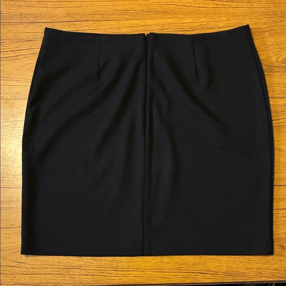 New York & Company Classic Black Mini Skirt - Picture 4 of 6